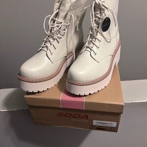Soda Women's Off-White Lace-Up Boots